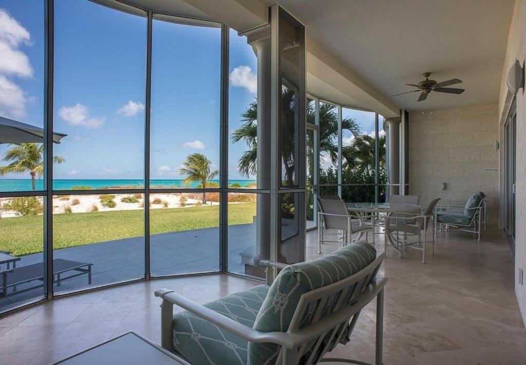 The Venetian On Grace Bay Aparthotel Exterior foto