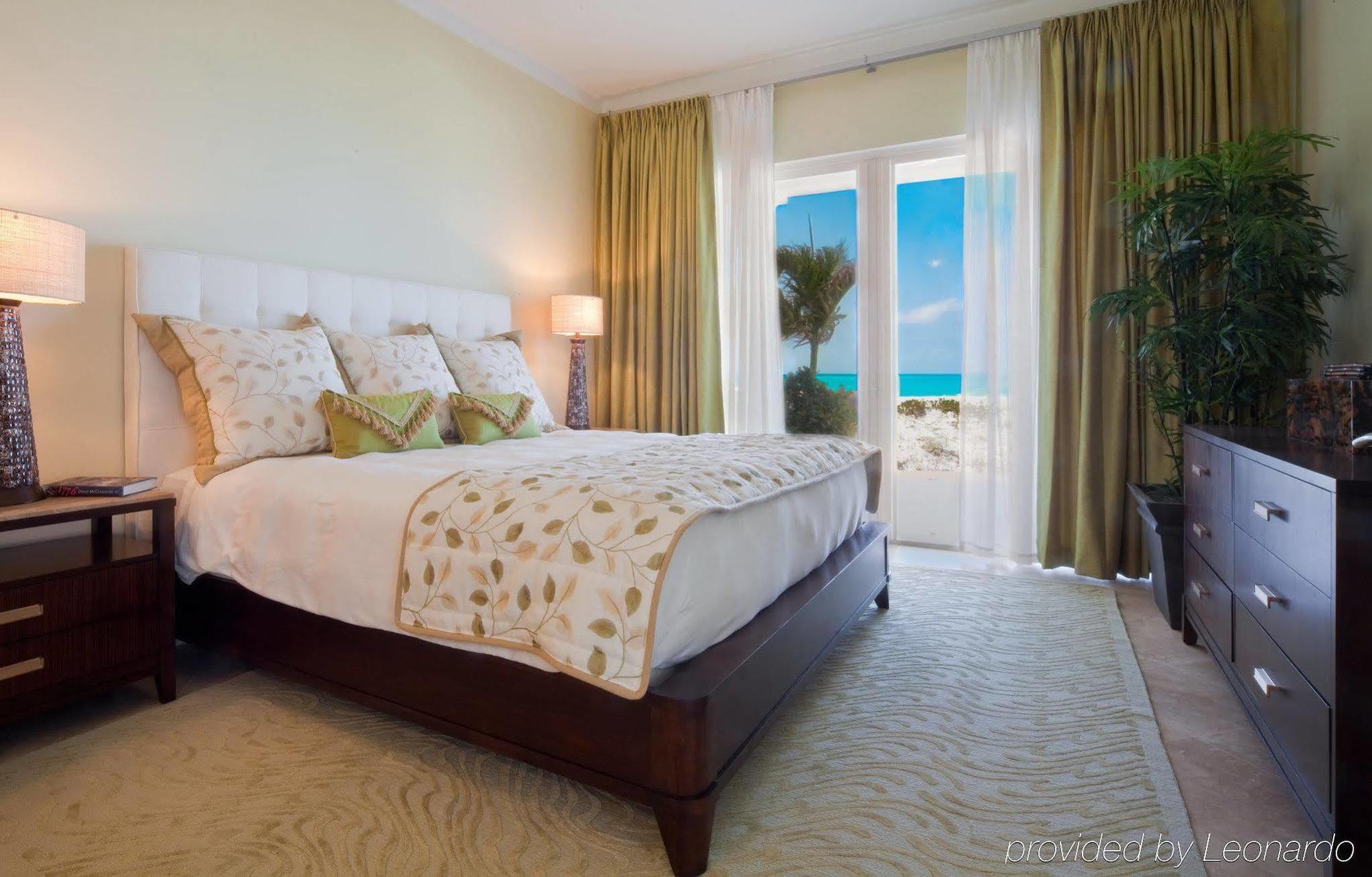 The Venetian On Grace Bay Aparthotel Exterior foto